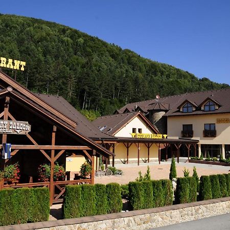 Country Saloon Bela Hotel Buitenkant foto
